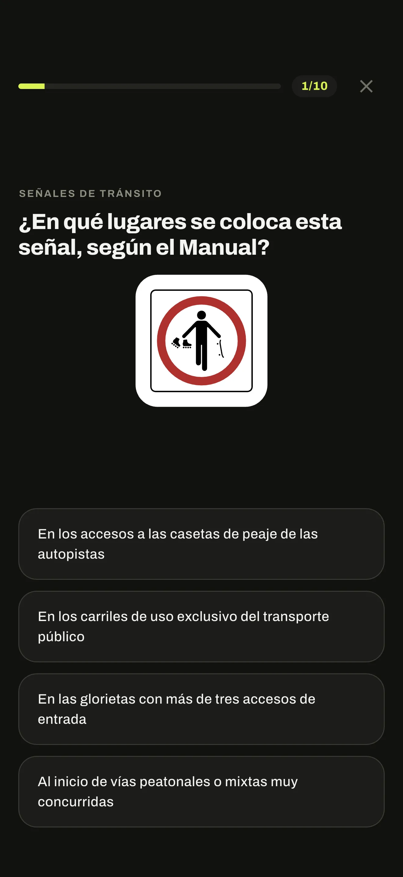 Práctica por tema en AutoTest México, con una pregunta de señales de tránsito y sus opciones
